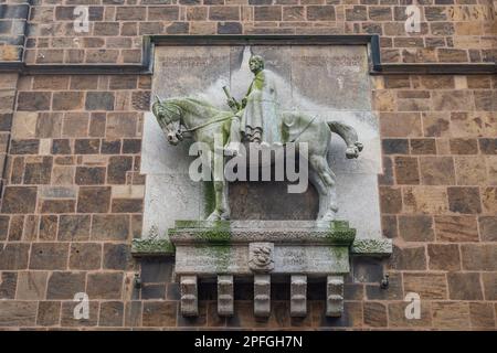 Feldmarschall Helmuth von Moltke vor der Frauenkirche (Kirche Unser Lieben Frauen) - Bremen, Deutschland Stockfoto