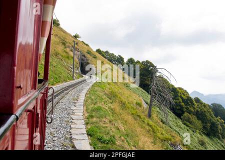 Die Schweiz. Kanton Tessin. Monte Generoso. Eisenbahn. Dampflok Stockfoto