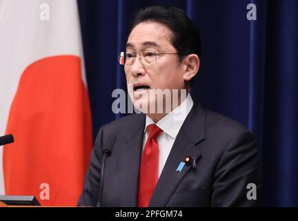 Tokio, Japan. 17. März 2023. Der japanische Premierminister Fumio Kishida spricht auf einer Pressekonferenz in seinem offiziellen Wohnsitz in Tokio über seine Politik der Eltern. Kredit: SOPA Images Limited/Alamy Live News Stockfoto