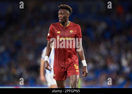 Tammy Abraham von AS Roma während des Spiels der UEFA Europa League, Runde 16, 2. Etappe, zwischen Real Sociedad und Roma, spielte am 16. März 2023 im reale Arena Stadium in San Sebastian, Spanien. (Foto: Cesar Ortiz / PRESSIN) Stockfoto