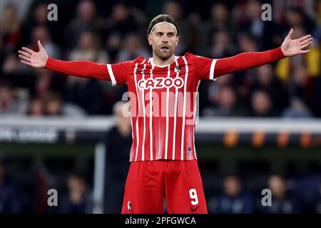 Lucas Holer von SC Freiburg Gesten während der UEFA Europa League-Runde von 16 Zweitschweinen zwischen SC Freiburg und dem FC Juventus im Stade Europa-Park am 16 2023. März in Freiburg. Stockfoto