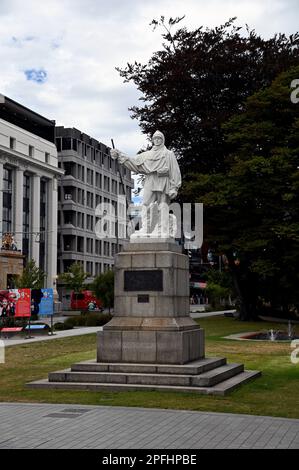 Statue von Robert Falcon Scott, Entdecker der Antarktis, im Zentrum von Christchurch, Neuseeland. Die Statue wurde von seiner Witwe Kathleen Scott in Marmor geschnitzt Stockfoto