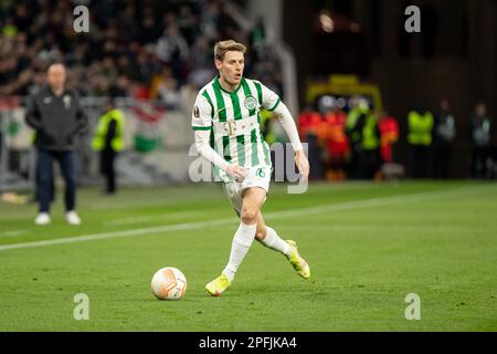 Budapest, Ungarn. 16h, März 2023. Kristoffer Zachariassen (16) von Ferencvaros während des Spiels der UEFA Europa League zwischen Ferencvaros und Bayer Leverkusen in der Groupama Arena in Budapest. (Foto: Gonzales Photo - Balazs Popal). Stockfoto