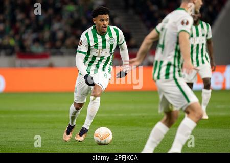 Budapest, Ungarn. 16h, März 2023. Ryan Mmaee (8) von Ferencvaros während des Spiels der UEFA Europa League zwischen Ferencvaros und Bayer Leverkusen in der Groupama Arena in Budapest. (Foto: Gonzales Photo - Balazs Popal). Stockfoto