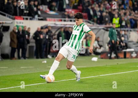 Budapest, Ungarn. 16h, März 2023. Krisztian Lisztes (76) von Ferencvaros während des Spiels der UEFA Europa League zwischen Ferencvaros und Bayer Leverkusen in der Groupama Arena in Budapest. (Foto: Gonzales Photo - Balazs Popal). Stockfoto