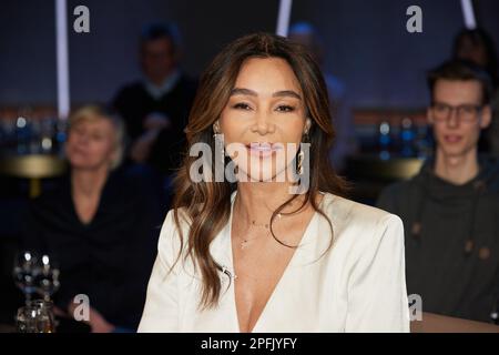 Hamburg, Deutschland. 17. März 2023. Verona Pooth, Moderatorin und Unternehmerin, vor der Aufnahme der „NDR Talk Show“. Kredit: Georg Wendt/dpa/Alamy Live News Stockfoto