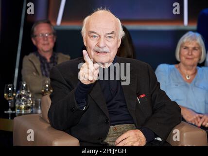 Hamburg, Deutschland. 17. März 2023. Charles Brauer, Schauspieler, vor der Aufnahme der "NDR Talk Show". Kredit: Georg Wendt/dpa/Alamy Live News Stockfoto