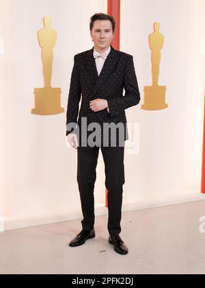 Los Angeles, USA. 12. März 2023. Paul Dano läuft auf dem roten Teppich bei den Academy Awards 95., die am 12. März 2023 von der Academy of Motion Picture Arts and Sciences im Dolby Theatre in Los Angeles, Kalifornien, verliehen werden. (Foto: Sthanlee B. Mirador/Sipa USA) Guthaben: SIPA USA/Alamy Live News Stockfoto