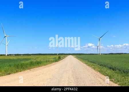 Neu gebaute Windgeneratoren Stockfoto