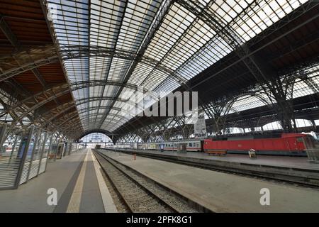 Bahnsteig, Gleise, Hauptbahnhof, Leipzig, Sachsen, Deutschland Stockfoto