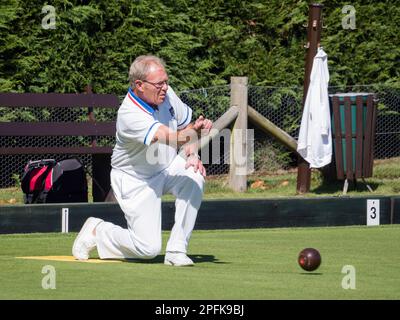 Insel der Dornen, Sussex/UK - 11. SEPTEMBER: Boccia Spiel im Insel Dornen Chelwood Gate in Sussex am 11. September 2016. Unbekannter Mann Stockfoto