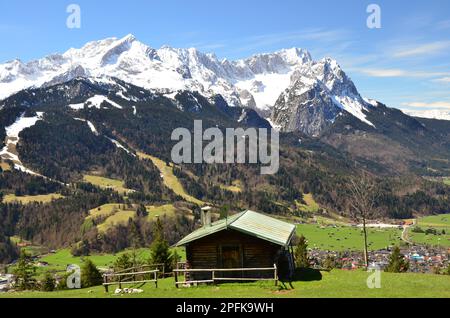 Bayern, Spring, Jagdhütte, Zugspitze Group, Werdenfels, Garmisch-Partenkirchen, Deutschland Stockfoto