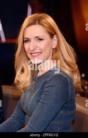 Stefanie Hertel während der NDR Talk Show in den NDR Studios am 17. März 2023 in Hamburg Stockfoto