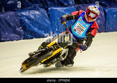 Franz Mayerbuchler SNR in Aktion beim Rennen der Legenden in der Max-Aicher-Arena, Inzell, am Freitag, den 17. März 2023. (Foto: Ian Charles | MI News) Guthaben: MI News & Sport /Alamy Live News Stockfoto