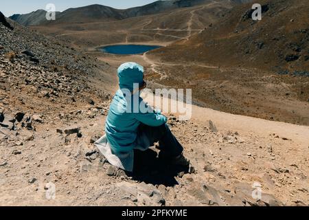 Sehen Sie das Innere des Nationalparks Vulkan Nevado de Toluca mit Seen im Inneren des Kraters. Landschaft in der Nähe von Mexiko-Stadt. Hochwertiges Foto Stockfoto