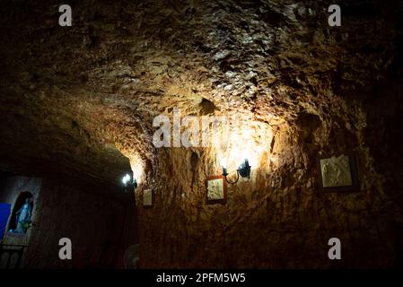 Coober Pedy, Australien - 4. Mai 2022: Katholische Kirche St. Peter und St. Paul Stockfoto