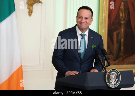 Washington, D.C. 17. März 2023. Leo Varadkar, Taoiseach von Irland, spricht während eines St. Empfang am 17. März 2023 im Weißen Haus in Washington, DC, Patricks. Kredit: Chris Kleponis/CNP/dpa/Alamy Live News Stockfoto