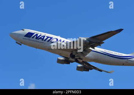 Tokio, Japan - 30. Dezember 2021: National Airlines Boeing 747-400BCF (N756CA) Frachter. Stockfoto