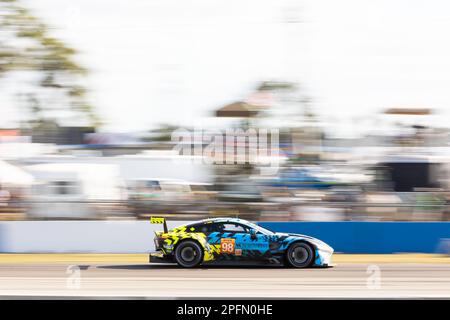 98 DALLA LANA Paul (CAN), THIIM Nicki (ink), Northwest AMR, Aston Martin Vantage AMR, Action während der 1000 km langen Sebring 2023, 1. Runde der FIA World Endurance Championship 2023, vom 15. Bis 17. März 2023 auf dem Sebring International Raceway in Sebring, Florida, USA - Foto: Joao Filipe/LiveMedia Stockfoto