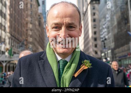 Micheal Martin Tanaiste und Minister für auswärtige Angelegenheiten und Verteidigung besuchen das jährliche St. Patrick's Day Parade auf der 5. Avenue in New York am 17. März 2023 Stockfoto