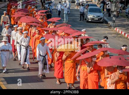 Mönche, Bestattungszeremonie aus Wat Phra Singh, Chiang Mai Thailand Stockfoto