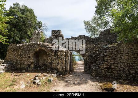 Alte griechische und später römische Ruinen in Epirus, Albanien, von Buthrotum, einer Stadt und Bischof aus der Antike Stockfoto