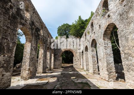 Ruinen der Großen Basilika im Butrint-Nationalpark, Buthrotum, Albanien Stockfoto