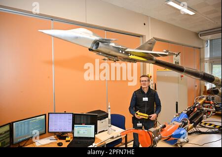 Modane Avrieux, Frankreich. 17. März 2023. Illustration und Ansicht eines Ingenieurs im Zentrum ONERA Modane-Avrieux, Frankreich, am 17. März 2023. ONERA, eine weltweit einzigartige Konzentration von Testeinrichtungen und ein wichtiger Akteur in der Luft- und Raumfahrtforschung, das französische Luft- und Raumfahrtlabor. Foto: Tomas Stevens/ABACAPRESS.COM Kredit: Abaca Press/Alamy Live News Stockfoto