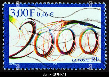 FRANKREICH - CIRCA 1999: Ein in Frankreich gedruckter Stempel für das Jahr 2000 zeigt 2000, circa 1999. Stockfoto