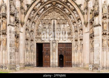 Eintritt in die Kathedrale der Stadt den Bosch in den Niederlanden. Stockfoto