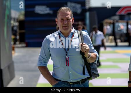 Jeddah, Saudi-Arabien. 17. März 2023. JEDDAH CORNICHE CIRCUIT, SAUDI-ARABIEN - MÄRZ 17: Jos Verstappen, während des Saudi-arabischen Grand Prix auf der Jeddah Corniche Circuit am Freitag, den 17. März 2023 in Jeddah, Saudi-Arabien. (Foto: Michael Potts/BSR Agency) Kredit: BSR Agency/Alamy Live News Stockfoto