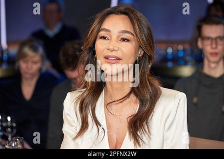 Hamburg, Deutschland. 17. März 2023. Verona Pooth, Moderatorin und Unternehmerin, vor der Aufnahme der „NDR Talk Show“. Kredit: Georg Wendt/dpa/Alamy Live News Stockfoto
