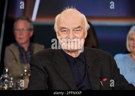 Hamburg, Deutschland. 17. März 2023. Charles Brauer, Schauspieler, vor der Aufnahme der "NDR Talk Show". Kredit: Georg Wendt/dpa/Alamy Live News Stockfoto