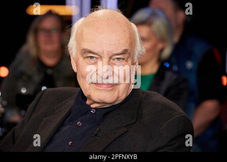 Hamburg, Deutschland. 17. März 2023. Charles Brauer, Schauspieler, vor der Aufnahme der "NDR Talk Show". Kredit: Georg Wendt/dpa/Alamy Live News Stockfoto