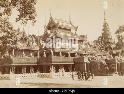 Königin Soopyalats Goldene Schule in A. Road, Mandalay, etwa 1890 von Felice Beato Stockfoto