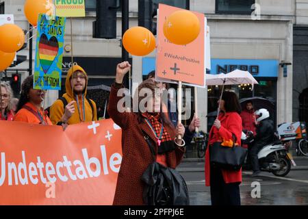 London, Großbritannien. 18. März 2023. Die Menschen nehmen an der Rallye zur Bekämpfung von HIV-Stigma Teil. Laura Gaggero/Alamy Live News Stockfoto