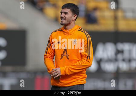 Pascal Struijk #21 von Leeds United trifft vor dem Premier League-Spiel Wolverhampton Wanderers vs Leeds United im Molineux, Wolverhampton, Großbritannien, am 18. März 2023 ein (Foto von James Heaton/News Images) Stockfoto