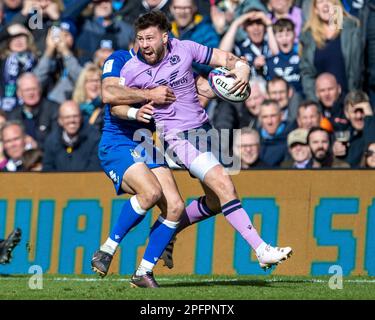 Edinburgh, Großbritannien. 18. März 2023. 18. März 2023; Murrayfield Stadium, Edinburgh, Schottland: Six Nations International Rugby, Schottland versus Italien; Ali Price of Scotland is Contacted Credit: Action Plus Sports Images/Alamy Live News Stockfoto