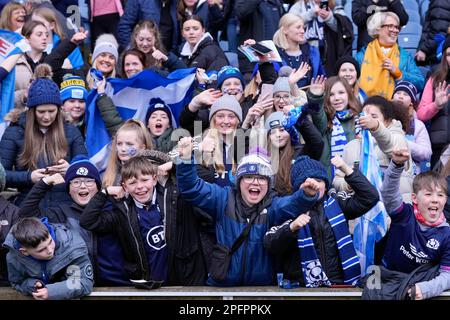 Edinburgh, Großbritannien. 18. März 2023. Schottland-Fans feiern ihren Sieg nach dem Guinness 6 Nations-Spiel Schottland gegen Italien 2023 im Murrayfield Stadium, Edinburgh, Großbritannien, 18. März 2023 (Foto von Steve Flynn/News Images) in Edinburgh, Großbritannien, am 3./18. März 2023. (Foto: Steve Flynn/News Images/Sipa USA) Guthaben: SIPA USA/Alamy Live News Stockfoto