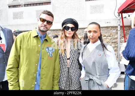 JUSTIN TIMBERLAKE, JESSICA BIEL, EVA QUEEN FÜR DIE KENZO-SHOW IN PARIS Stockfoto