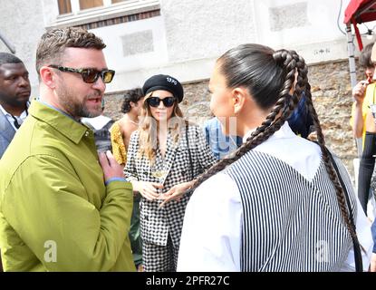 JUSTIN TIMBERLAKE, JESSICA BIEL, EVA QUEEN FÜR DIE KENZO-SHOW IN PARIS Stockfoto