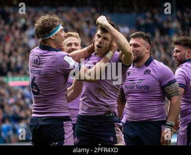 Edinburgh, Großbritannien. 18. März 2023. EDINBURGH, SCHOTTLAND - MÄRZ 18: Scotland Stand-Off, Blair Kinghorn, feiert seinen 3. Versuch beim Six Nations Rugby-Spiel zwischen Schottland und Italien am 12. März 2023 im Murrayfield Stadium in Edinburgh, Großbritannien. ( Kredit: Ian Jacobs/Alamy Live News Stockfoto