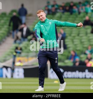 18. März 2023; Aviva Stadium, Dublin, Irland: Six Nations International Rugby, Irland gegen England; Ciaran Frawley vor dem Anstoß Stockfoto