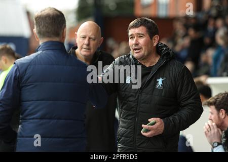 Mansfield Manager Nigel Clough während des Sky Bet League 2-Spiels zwischen Stockport County und Mansfield Town im Edgeley Park Stadium, Stockport am Samstag, den 18. März 2023. (Foto: Chris Donnelly | MI News) Guthaben: MI News & Sport /Alamy Live News Stockfoto