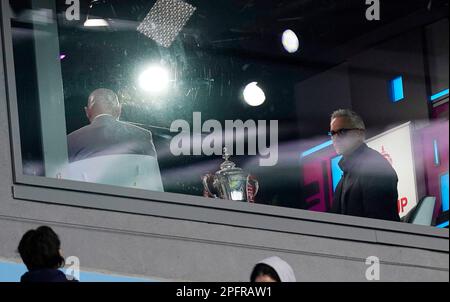 Manchester, Großbritannien. 18. März 2023. Match of the Day Moderator Gary Lineker vor dem FA Cup-Spiel im Etihad Stadium, Manchester. Der Bildausdruck sollte lauten: Andrew Yates/Sportimage Credit: Sportimage/Alamy Live News Stockfoto