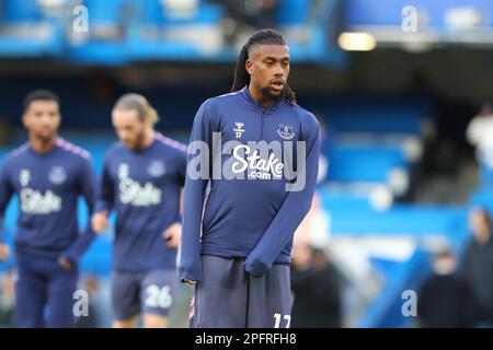 18. März 2023; Stamford Bridge, Chelsea, London, England: Premier League Football, Chelsea gegen Everton; Alex Iwobi von Everton wärmt sich vor dem Anpfiff auf Stockfoto