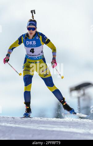 Oslo, Norwegen 18. März 2023, Elvira Oeberg aus Schweden nimmt an dem Sprinywettbewerb Ladys 7,5km während der BMW IBU Weltmeisterschaft Biathlon in Holmenkollen Oslo, Norwegen Teil. Kredit: Nigel Waldron/Alamy Live News Stockfoto