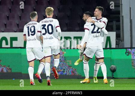 Salerno, Italien. 18. März 2023. Charalampos Lykogiannis vom Bologna FC feiert seine Feier, nachdem er am 18. März 2023 im Stadio Arechi, Salerno, Italien, während des Spiels der Serie A zwischen US Salernitana 1919 und Bologna das zweite Tor erzielte. Kredit: Giuseppe Maffia/Alamy Live News Stockfoto