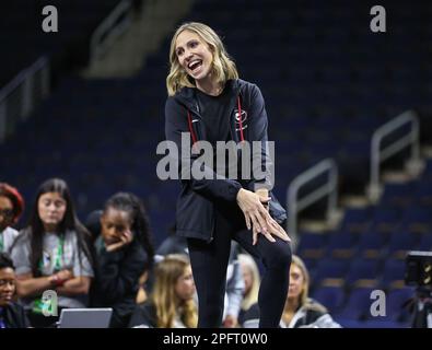 18. März 2023: Cheftrainer Courtney Kupets von Georgia während der Aufwärmveranstaltungen der SEC Gymnastics Championships 2023 in der Gas South Arena in Duluth, GA Kyle Okita/CSM Guthaben: CAL Sport Media/Alamy Live News Stockfoto