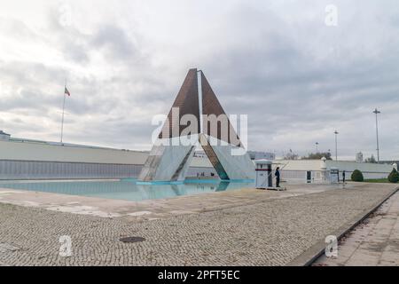 Lissabon, Portugal - 4. Dezember 2022: Denkmal für die überseeischen Kämpfer (Monumento aos Combatentes do Ultramar). Stockfoto